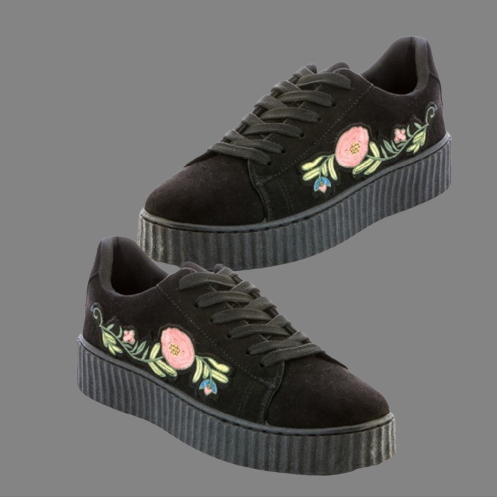 🛑BOGO 1/2🆕Kid’s Suede Embroidered Sneakers **Great Gift Idea - Picture 7 of 7